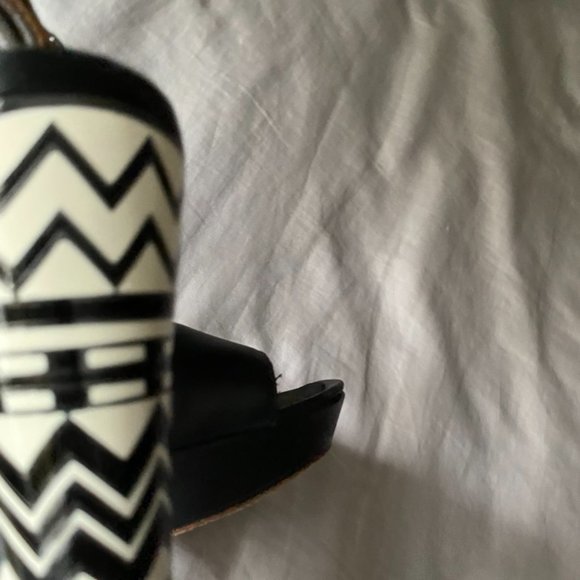 BCBG Max Azria Sandal - Picture 2 of 6